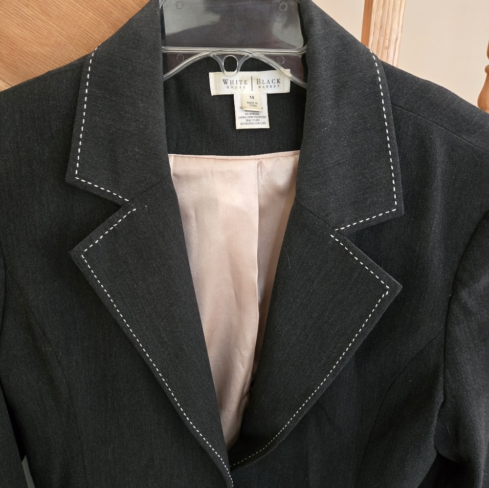 Blazer - Picture 2 of 5